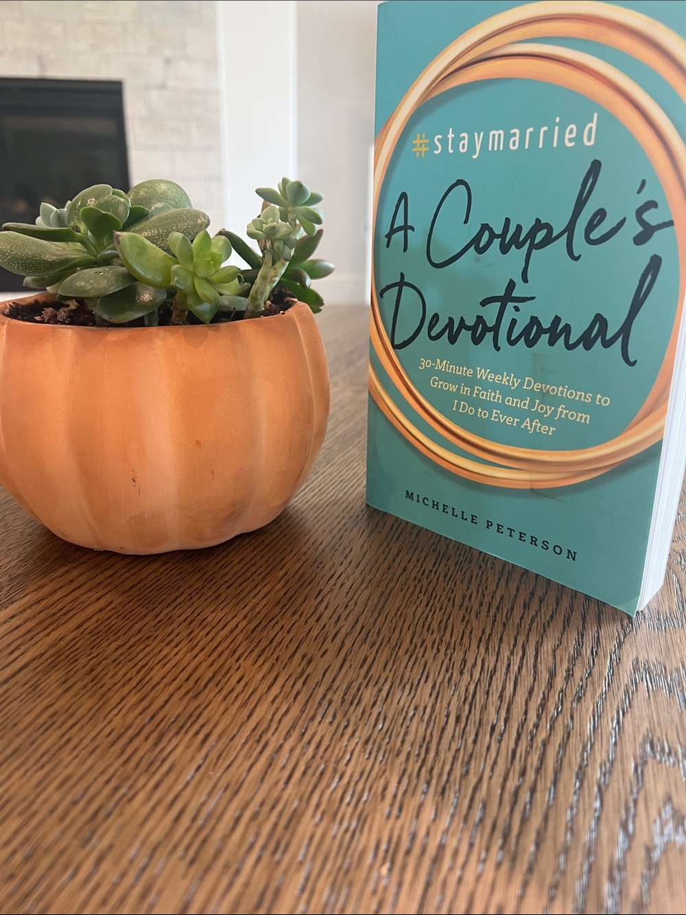 A Couple's Devotional Paperback - Michelle Peterson